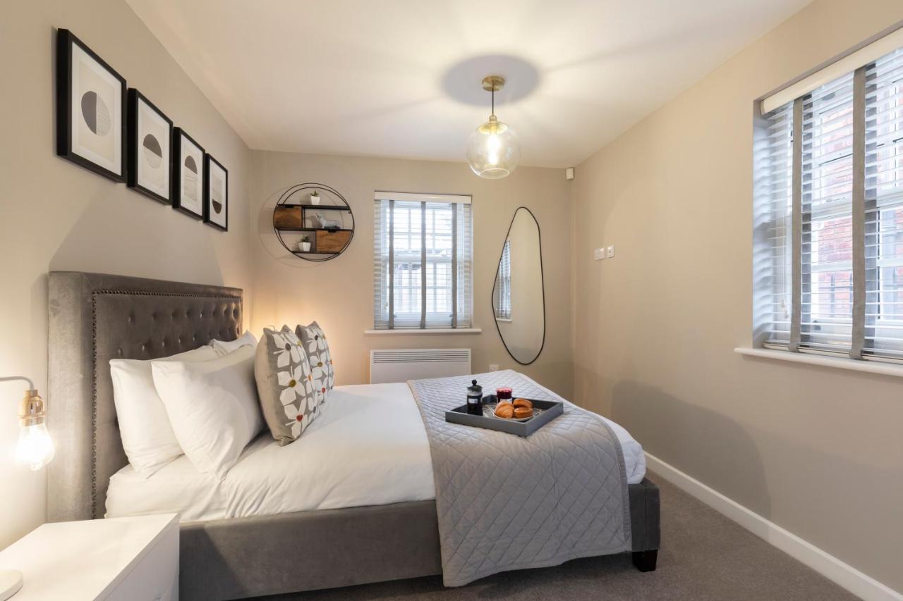 Elliot Oliver - 2 Bedroom Garden Apartment With Parking Cheltenham Exteriér fotografie